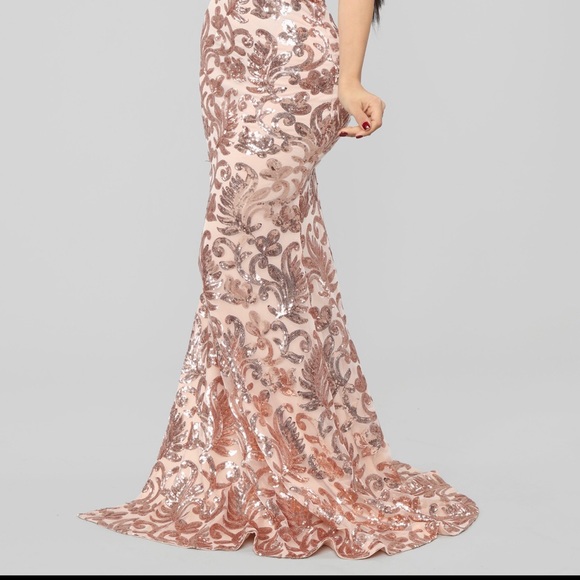 im selling this two sequin dresses brand new!! - Picture 4 of 5